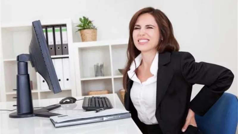 5أخطاء يومية اثناء الجلوس لفترات طويلة خلال اوقات العمل