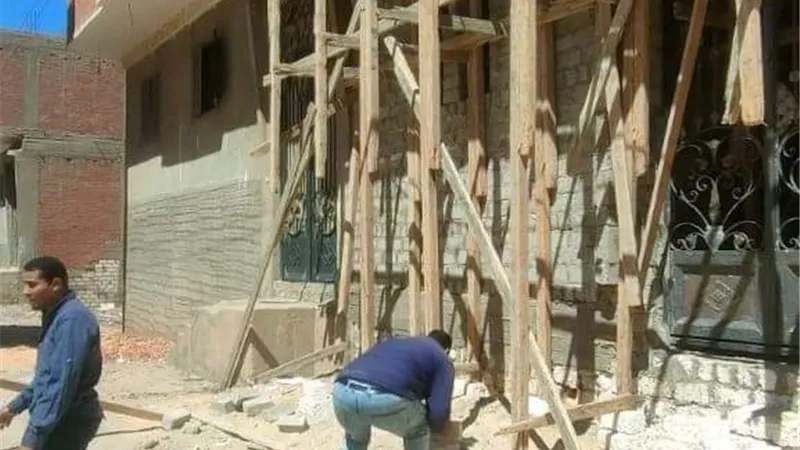 حمله مكبره بشوارع حى غرب المنيا ايقاف و إزالة ٥ حالات تعدى