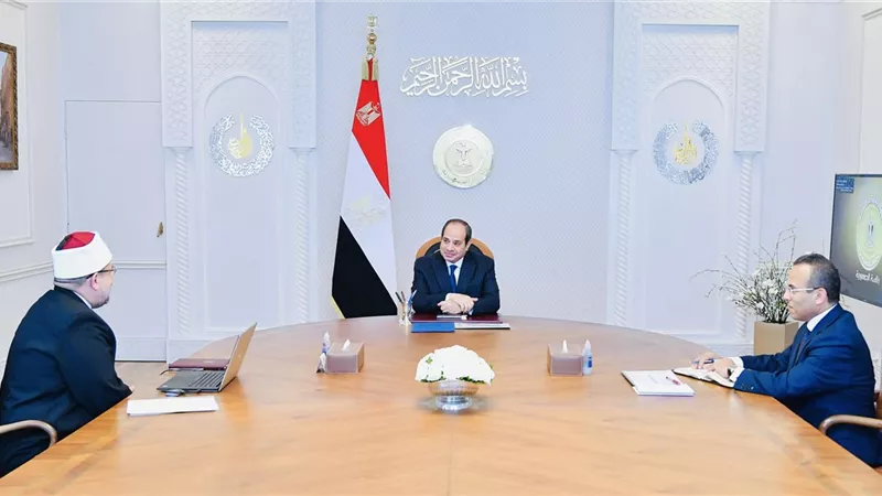 الرئيس السيسي يوجه بمواصلة جهود صقل خبرات الأئمة