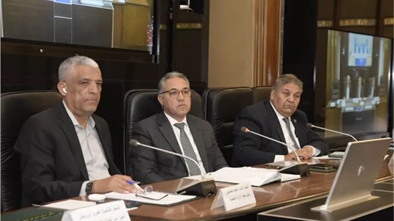 نهائيا.. محلية البرلمان توافق على قانون عودة التوقيت الصيفى