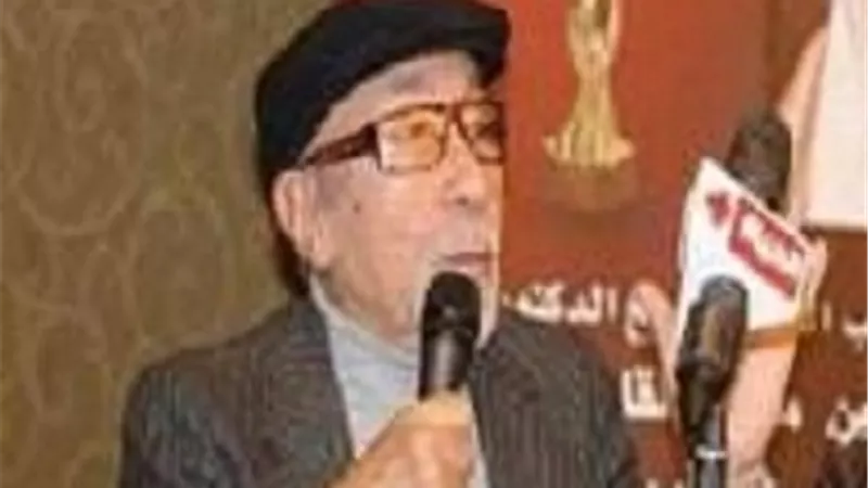 خالد جلال ناعيا نبيل منيب: فقدنا أستاذا تخرجت على يديه أجيال عديد