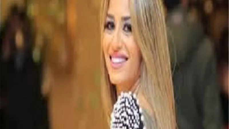 منة فضالي تبكي بسبب والدها: عمري ما حسيت أنه بيحبني نهائي !
