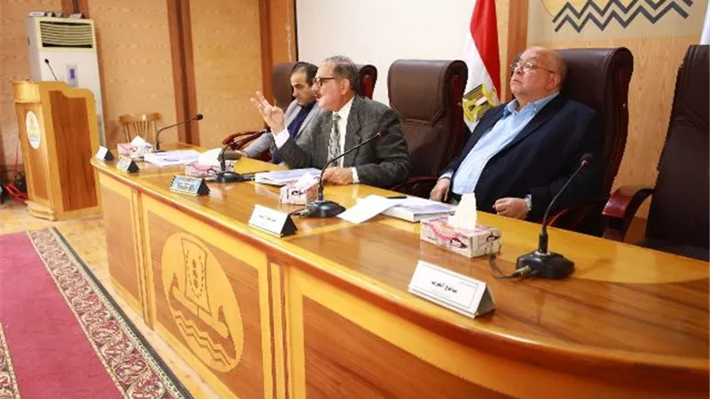 محافظ كفر الشيخ يوجه باستمرار الحملات على الأسواق وازالة التعديات