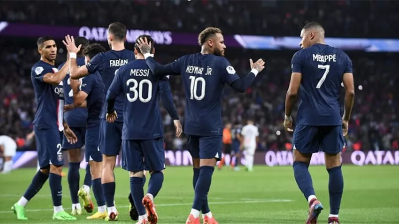 بالارقام.. رواتب لاعبي باريس سان جيرمان الفلكية