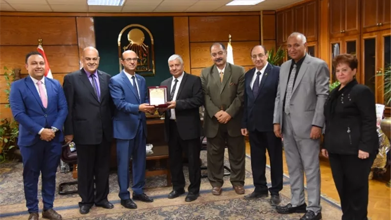 المنشاوى يستقبل أعضاء جمعية الصعيد لبحث سبل التعاون بين الجانبين