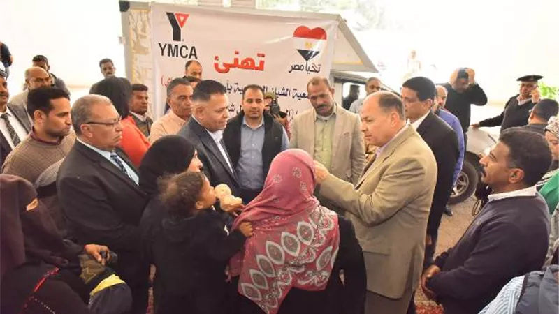 محافظ أسيوط يشهد انطلاق قافلة مساعدات لتوزيع كراتين رمضان