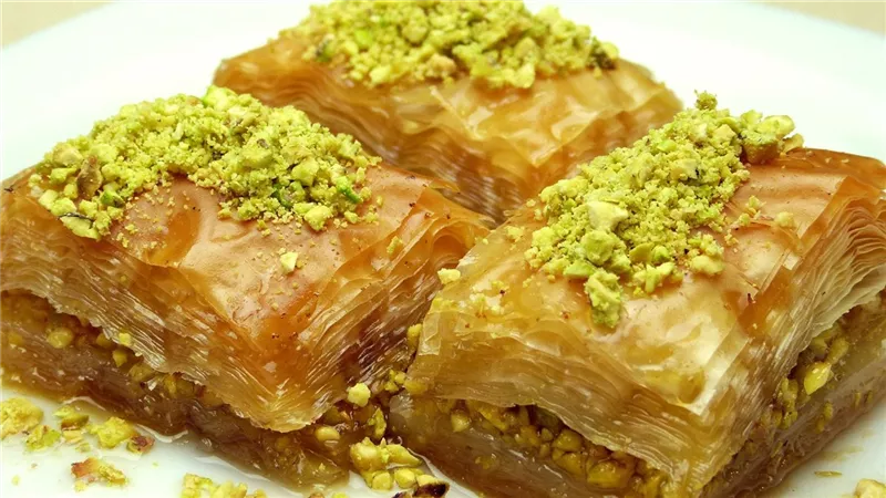 الجلاش بالقرفة والمكسرات أجمل تحلية لأفراد أسرتك بعد الفطار