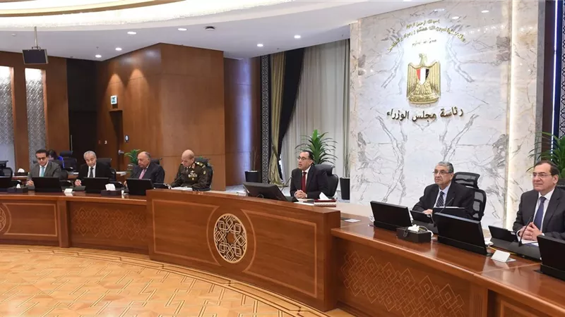 الوزراء يستعرض تفعيل قانون تنمية المشروعات المتوسطة والصغيرة