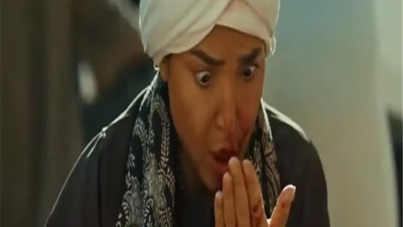 بعد ارتدائها ثوب الرجال.. علقة موت لـ
