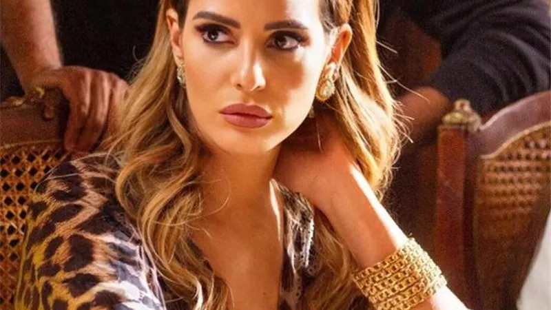 إيمان العاصي تشارك متابعيها أحدث إطلالتها من 