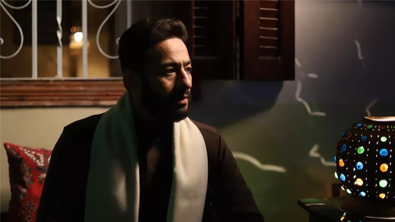 محاولة قتل حمادة هلال على يد هلا السعيد بعد سيطرة الجن عليها (صور)