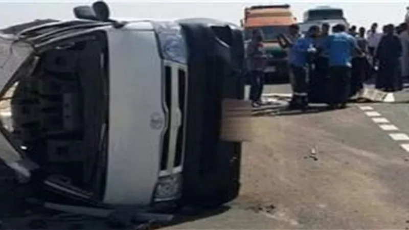 إصابة 4 فى انقلاب ميكروباص بقنا