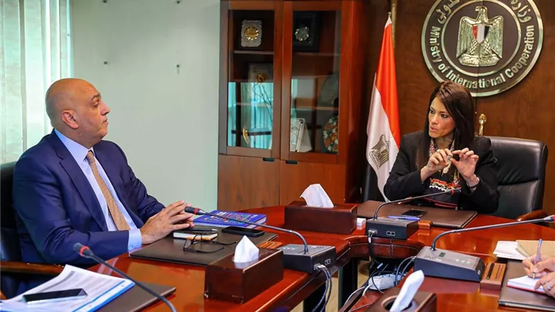 وزيرة التعاون الدولي تلتقي الرئيس التنفيذي لجهاز تنمية المشروعات