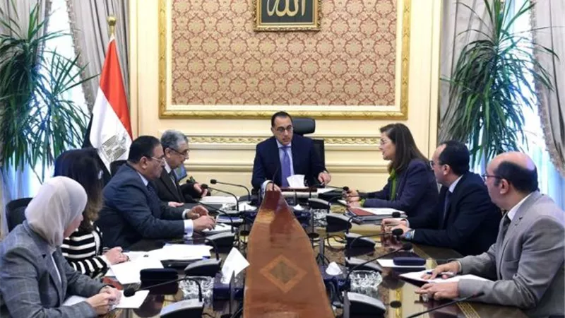 بالتفاصيل.. رئيس الوزراء يتابع موقف إتاحة التغذية الكهربائية لعدد من المشروعات