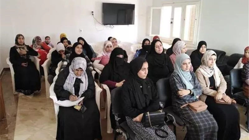بمشاركة 30 فتاة..مفهوم القيم الاخلاقية بمركز شباب الحسينية