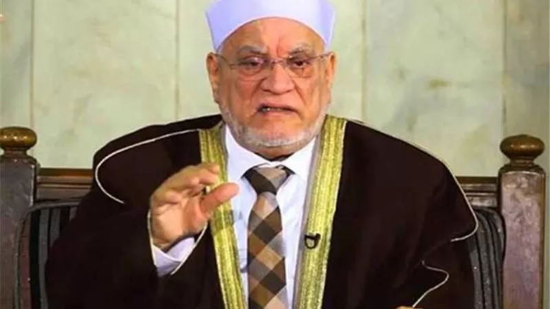 وكيل الأزهر يزور الدكتور أحمد عمر هاشم للاطمئنان على صحته