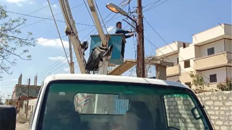 إصلاح الإنارة العامة في التل الكبير بالإسماعيلية