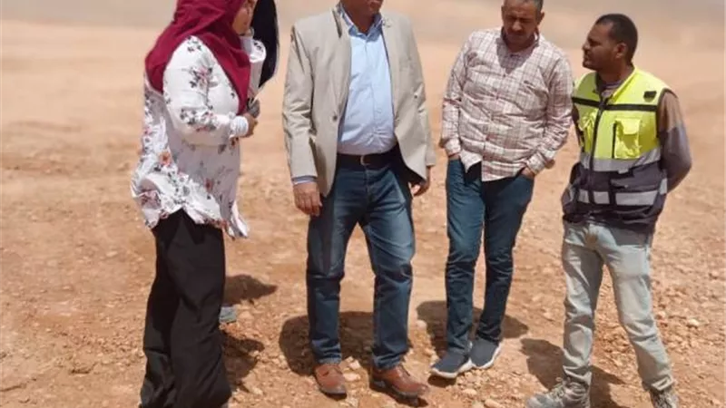 هارب يتفقد أهم مشروعات الطرق الجديدة فى مدينة سوهاج الجديدة.. صور