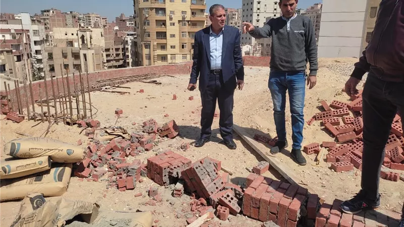 وقف أعمال تشطيبات مخالفةبمنزل بشارع عمربن الخطاب بالزقازيق