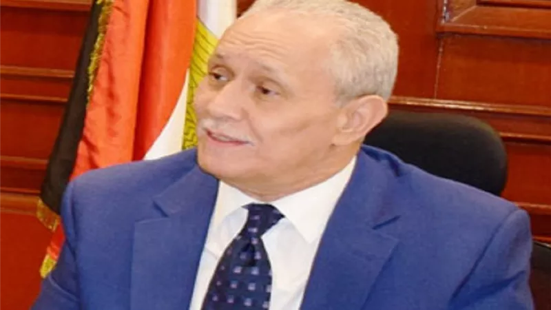 محافظ الأقصر يهنئ الرئيس السيسى بذكرى العاشر من رمضان