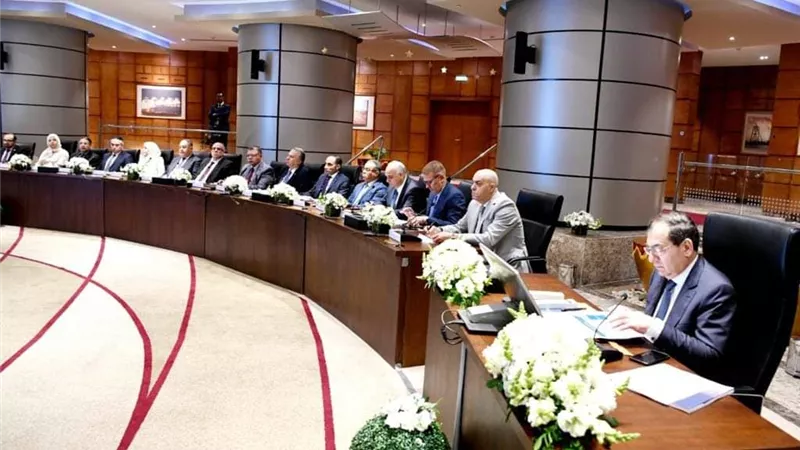 الملا: تطوير الكوادر البشرية العامل الرئيسي لاستمرار نجاح الشركات