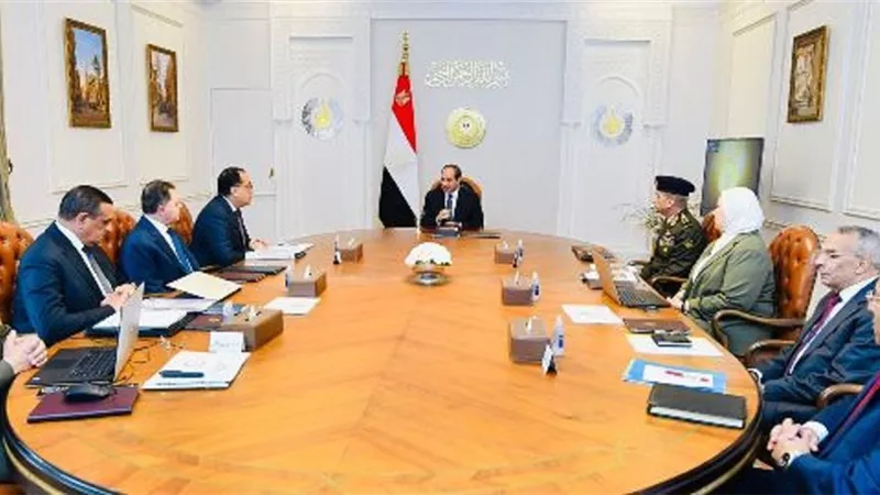 الرئيس يتابع البرامج القائمة والمستقبلية للدفع بجهود التنمية المجتمعية للمواطنين المصريين من أبناء سيناء