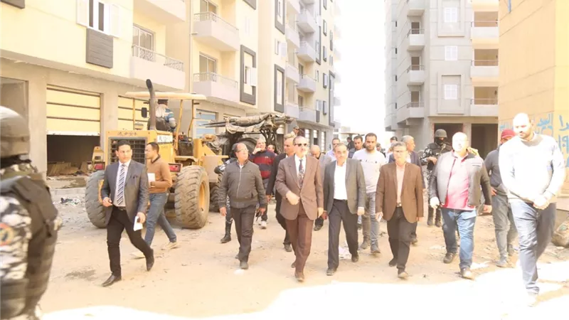 محافظ كفر الشيخ يتفقد الاسكان وانشاء طريق للربط بين طريقين