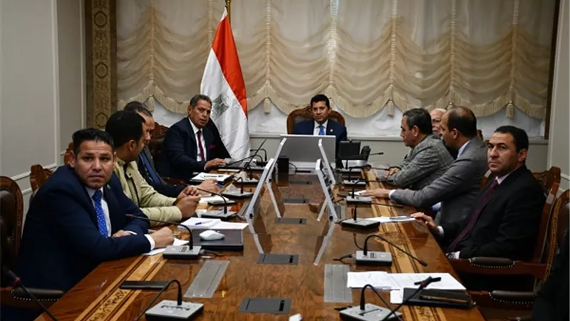 وزير الرياضة يبحث إجراءات افتتاح أول ٧ مراكز تدريب للاعبين بكابيتانو مصر