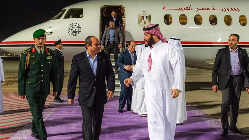 ولى العهد السعودى يستقبل الرئيس السيسي بمطار جدة