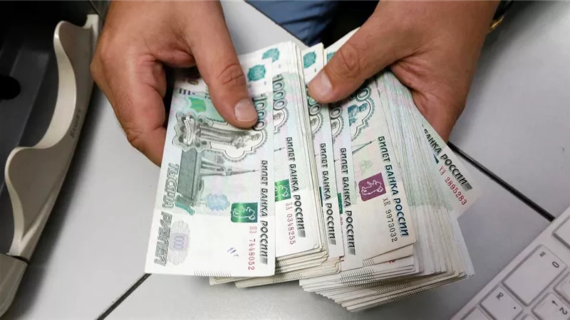 عجز ميزانية روسيا يبلغ أكثر من 4 تريليونات روبل