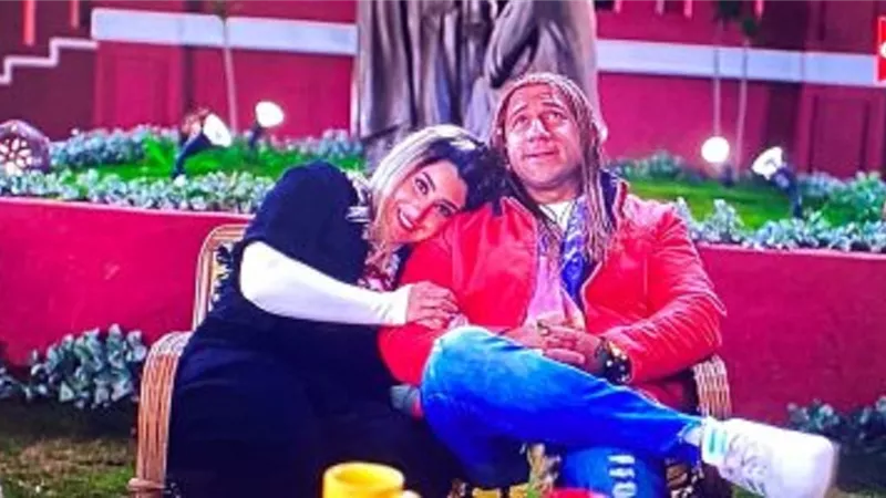 بعد ظهورها مع الكبير أوى.. ايتن عامر توجه رسالة لـ احمد مكي
