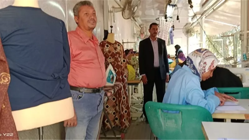 القوى العاملة تختتم برنامج تدريبى على التفصيل للفتيات بقنا