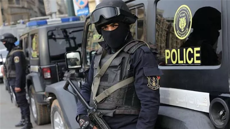 السرقة وراء الواقعة.. الأمن يكشف تفاصيل مقتل سائق تاكسى بالجيزة