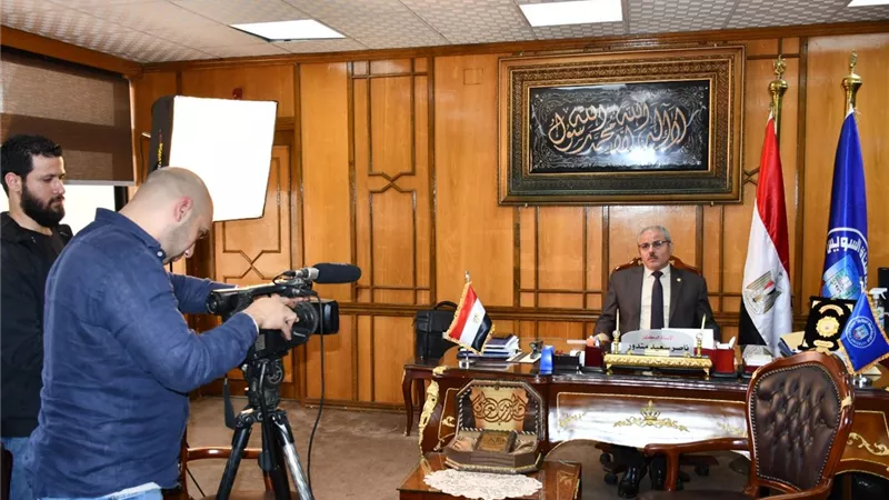 رئيس جامعة القناة ضيف التلفزيون العربي الصيني
