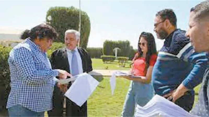 أبطال 