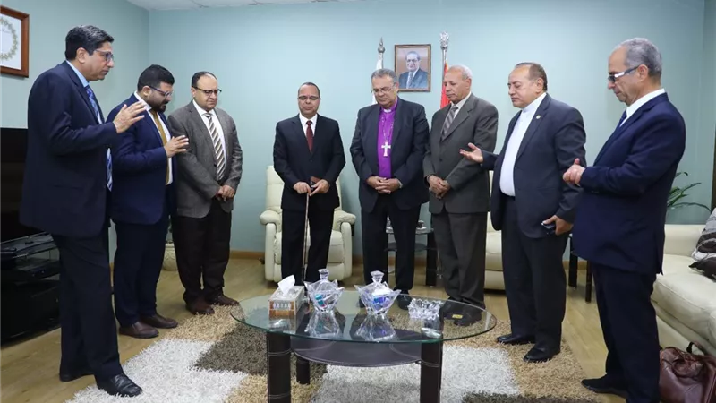 القس أندريه زكي يتلقي تهنئة المجلس العام للكنائس الرسولية
