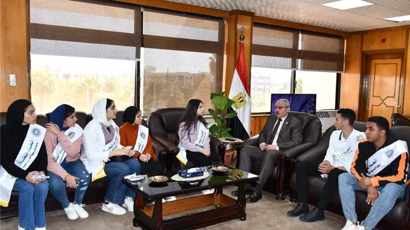 رئيس جامعة القناة يستقبل وفد اتحاد طلاب الإسماعيلية الأهلية
