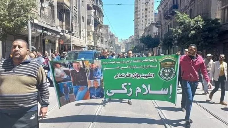 جنازة مهيبة لمشجع الأتحاد السكندري..صور