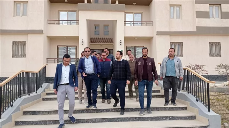 وزير الإسكان يتابع موقف تنفيذ وحدات سكن كل المصريين