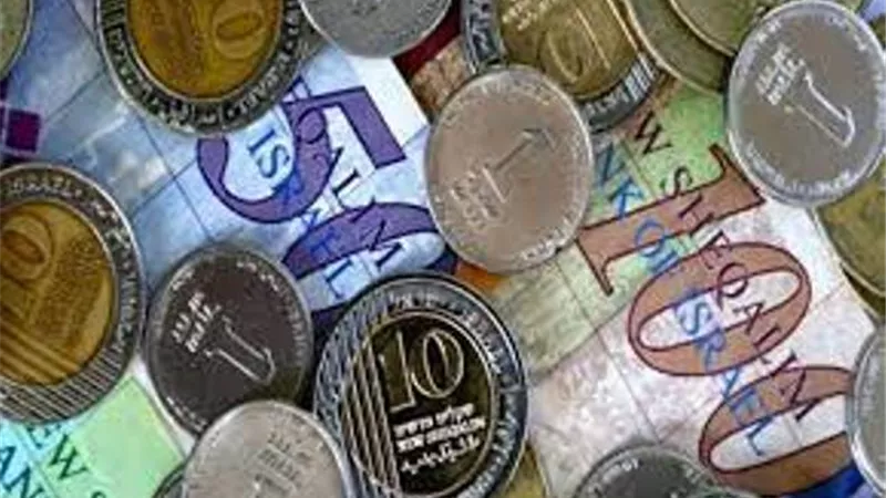 بنك إسرائيل يرفع سعر الفائدة إلى 4.5% ويخفض توقعاته للنمو