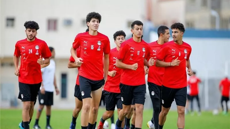 نجم الأهلي يقترب من تدريب منتخب 2005