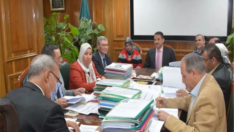 محافظ القليوبية يترأس لجنة اختيار المتقدمين للوظائف القيادية