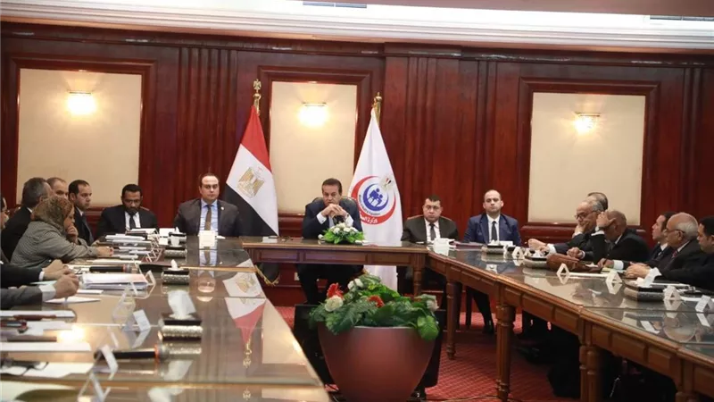 وزير الصحة يوجه بوضع ملف السكان وتنظيم الاسرة على رأس أولويات العمل