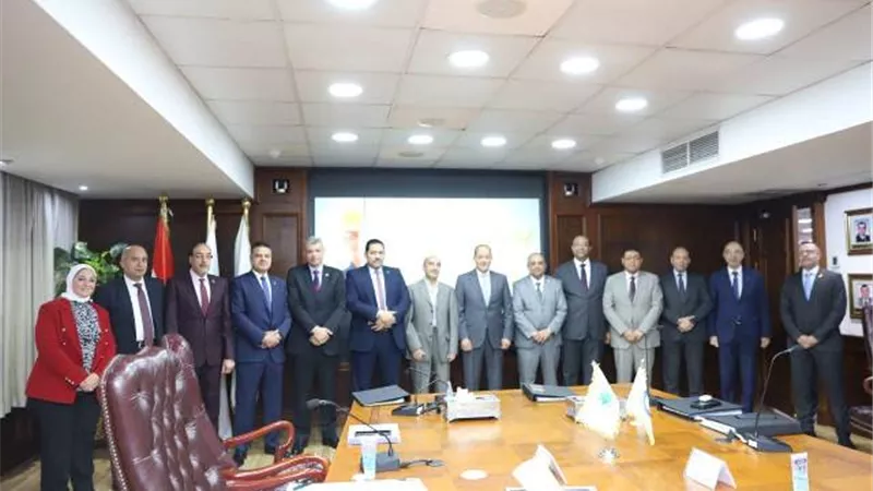 وزيرالبترول يشيد بدور