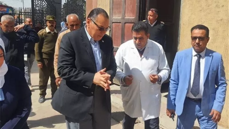 محافظ الشرقية: ويُشيد بأداء الأطباء بمستشفى بلبيس