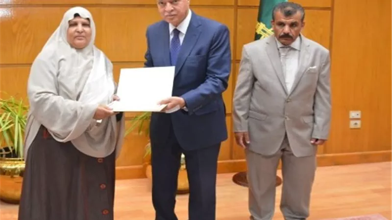 محافظ القليوبية يُكرم ٣٢ أم مثالية وأمهات الشهداء.. صور