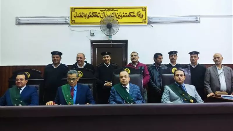انها حقا عائلة محترمة ابن الوز عوام الواد وأبوه تجار صنف