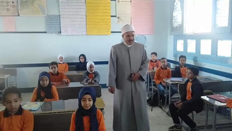 تطبيقِ التقييم الوطنيِ في اللغة العربية والرياضيات بمنطقة السويس