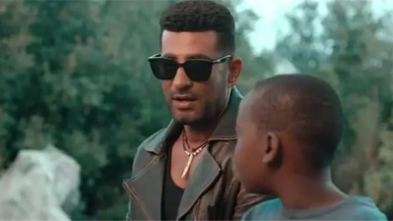 عمرو سعد يتفاجئ بكارثة.. ويتذكر والدته فى مشهد يطارده.. (صور)