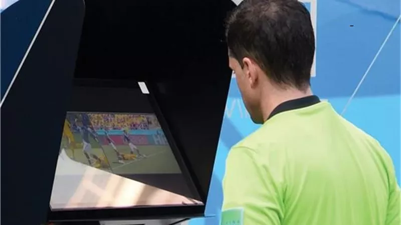 حازم إمام يكشف عن موعد ظهور تقنية لـ VAR مجددًا بالدوري المصري